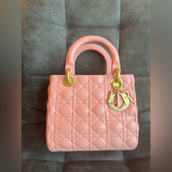 Designer Bag Vase - Picture 2 of 7